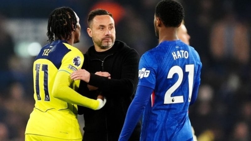 Trận thua Chelsea đẩy Tottenham vào thế chân tường